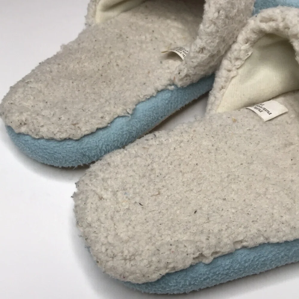 Old Navy Kids Fleece Slippers Size 3-4 Blue & Cream